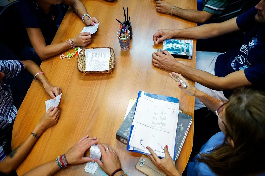 Espacio grupal en Portal Amarillo (ASSE). Foto: Matilde Campodónico